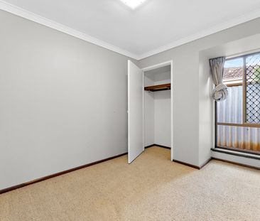 Spacious Family Home in Prime Leeming Location - Photo 5
