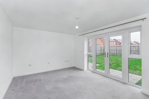 3 bedroom semi-detached house to rent - Photo 1