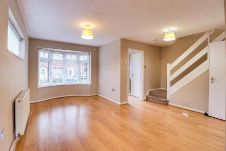 3 bedroom terraced house to rent - Photo 2