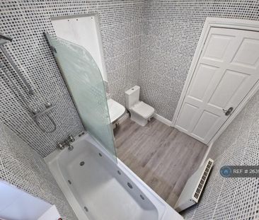 2 bedroom flat to rent - Photo 6