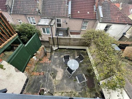 3 bedroom terraced house to rent - Photo 4