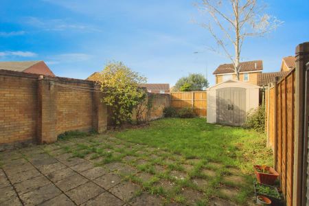 3 bedroom semi-detached house to rent - Photo 2