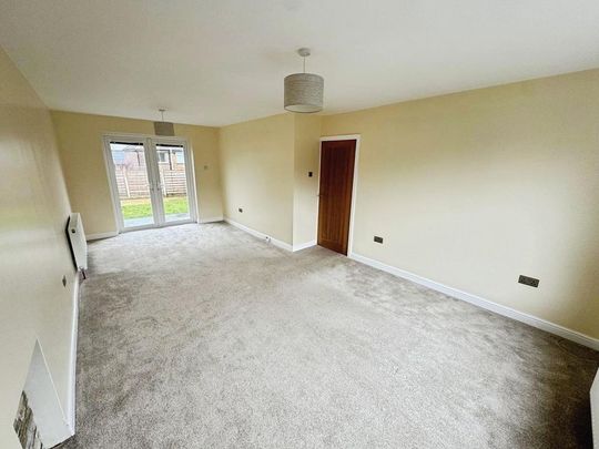 3 bedroom semi-detached house to rent - Photo 1