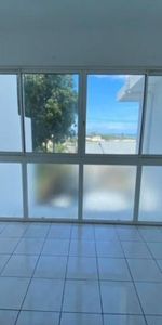 Location Appartement 3 pièces 61m² ST DENIS 97400 - Photo 3