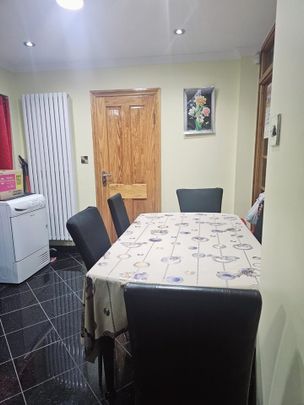 Room in a Shared House, Cranley Road, IG2 - Photo 1