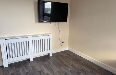 Flat 15 Oakfield House, Preston New Road, Blackburn. BB2 6AY - Photo 5