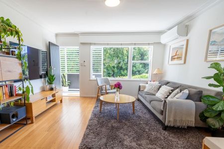 Sandringham, 2 Bedrooms. - Photo 2