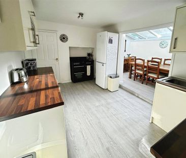 3 bedroom terraced house to rent - Photo 6