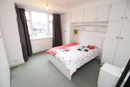 Boscombe Road, Worcester Park - Photo 3