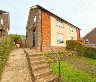 3 bedroom Semi-detached house to rent - Photo 3