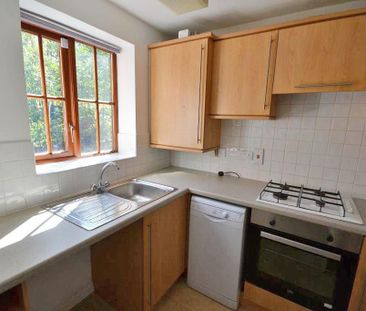 2 bedroom end of terrace house to rent - Photo 5