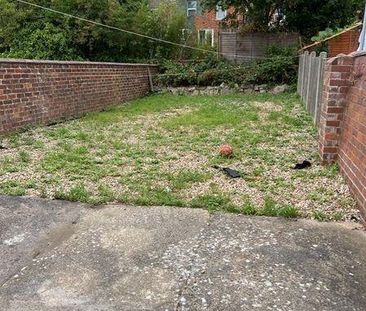 4 bedroom terraced house to rent - Photo 2