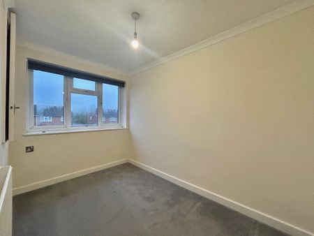 4 bedroom semi-detached house to rent - Photo 4