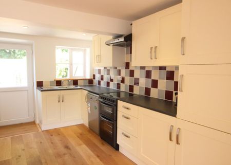 2 bedroom terraced house to rent - Photo 5