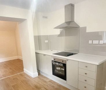 2 bed house to rent in Ford Street, Wellington, TA21 - Photo 5