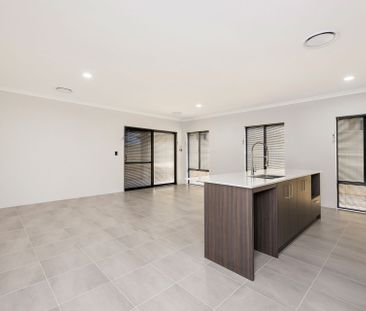 Stylish, Spacious, and Perfectly Crafted for Modern Family Life. - Photo 6