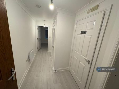 2 bedroom flat to rent - Photo 5