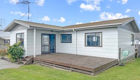 THREE BEDROOMS - Photo 5