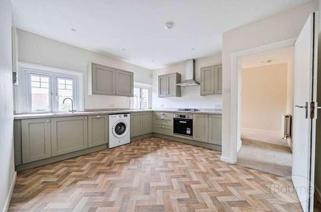 High Street, Petersfield, Hampshire, GU32 - Photo 2