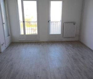 Location Appartement à ST MARCELLIN - Photo 5