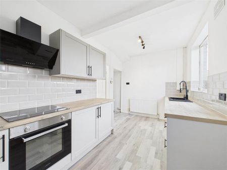 2 bedroom terraced house to rent - Photo 4