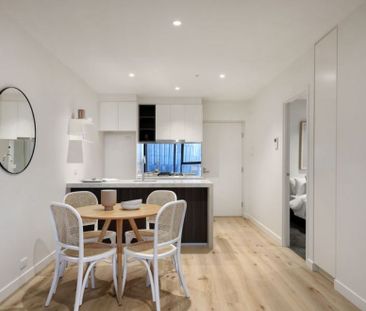 MODERN 2-BEDROOM APARTMENT IN THE HEART OF SOUTHBANK | UNFURNISHED | NO PARKING - Photo 2