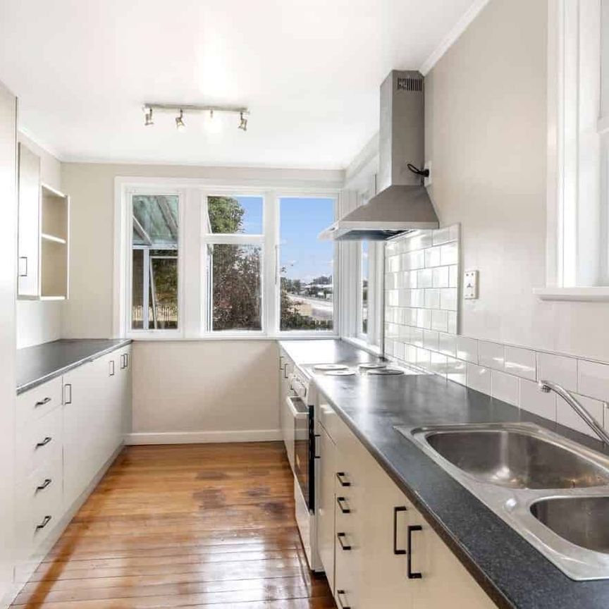 Charming 3-Bedroom Home for Rent in Strathern, Invercargill - Photo 1