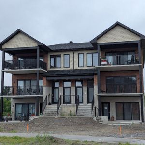 ** 1 MOIS GRATUIT ** GRAND 5½ LUXUEUX 2025 QUARTIER TRANQUILLE - Photo 2