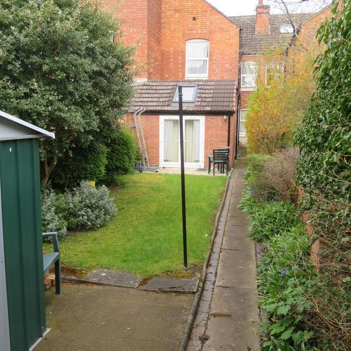 1 bedroom in a house share to rent - Photo 1