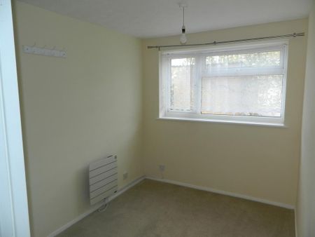 2 bedroom ground floor maisonette to rent - Photo 3