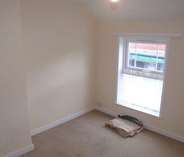 3 bedroom end of terrace house to rent - Photo 4