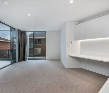 Valencia Residences - Photo 2