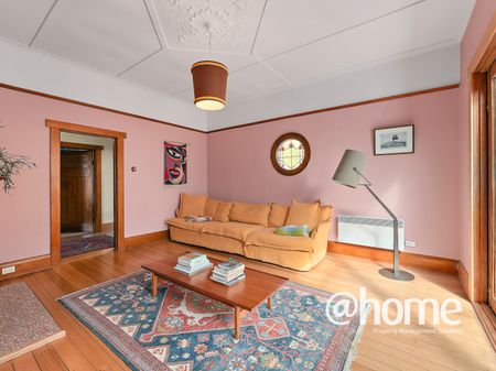 Hidden on the Hill - Fully Furnished - Photo 2