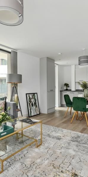 Savoy Place, Farnborough, Hampshire, GU14 - Photo 1