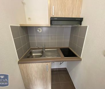 Location Appartement 2 pièces 35m² LA SEYNE SUR MER 83500 - Photo 4