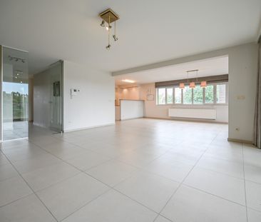 Riant 3-slaapkamerappartement met zicht op de vaart te Izegem - Photo 3