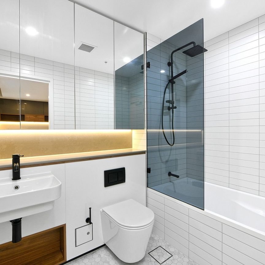 Stunning Two-Bedroom Apartment in the Heart of Ashfield - Photo 1