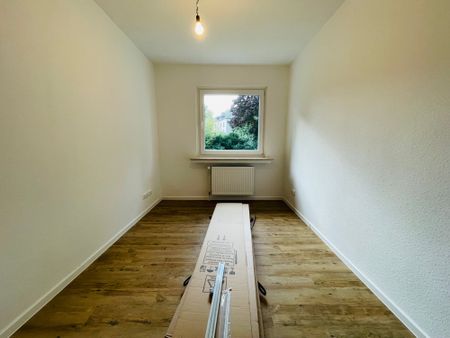 *Erstbezug nach Sanierung – 4 Zimmer Wohnung mit Balkon* - Foto 3