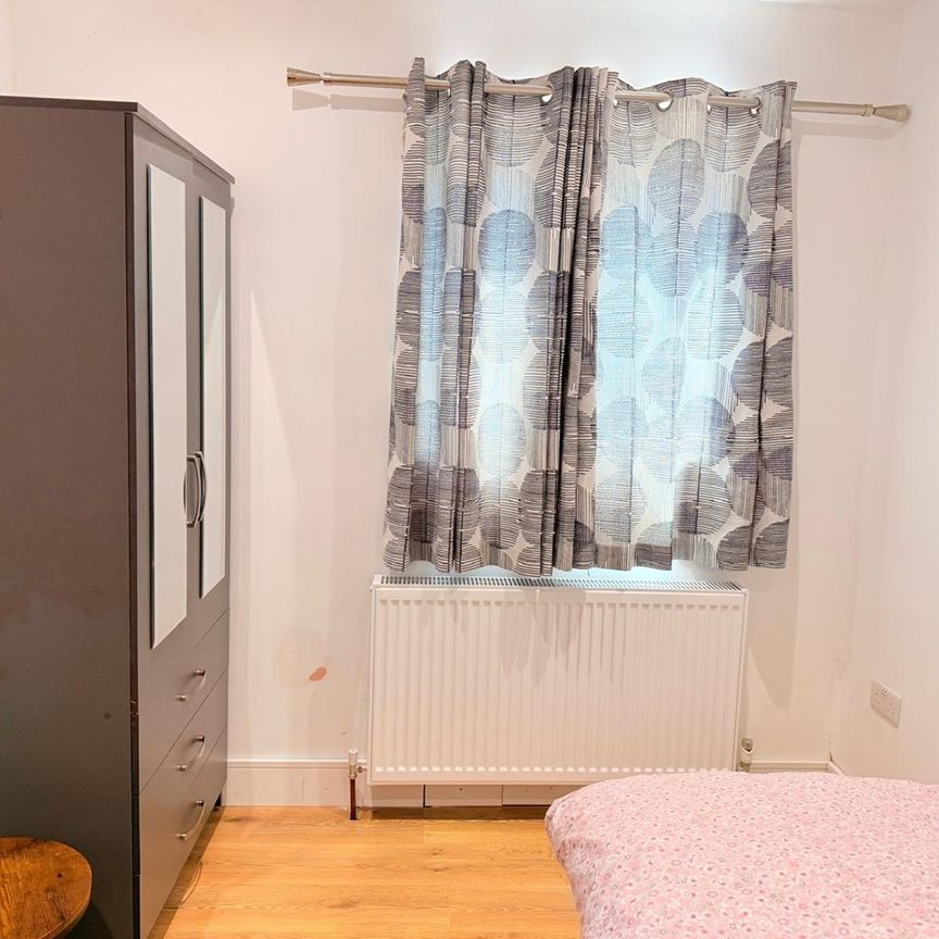 3 Bed Semi-Detached House, Pinner Road, HA1 - Photo 1