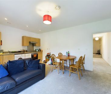 Craven Road, Newbury, Berkshire, RG14 - Photo 1