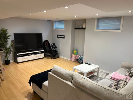 For Lease - 108 Maroon Drive, Richmond Hill, Ontario - Photo 3