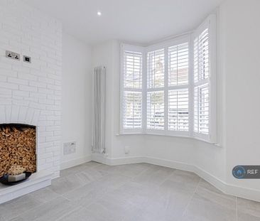 4 bedroom terraced house to rent - Photo 4