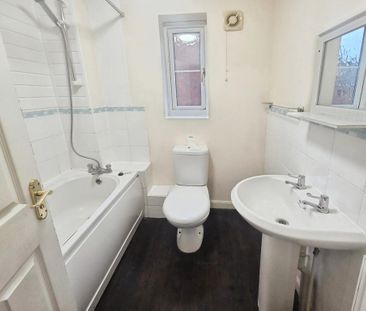 3 bedroom semi-detached house to rent - Photo 6