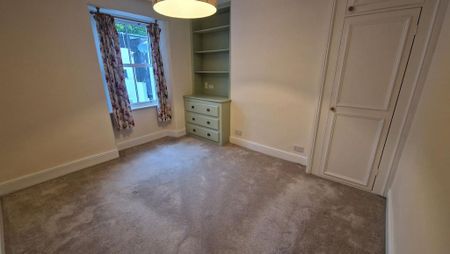 4 bedroom end of terrace house to rent - Photo 3