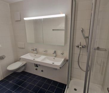 Appartement lumineux de 4,5 pièces de 151m2, situé en plein coeur d... - Photo 3