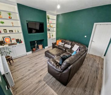 2 bedroom terraced house to rent - Photo 4