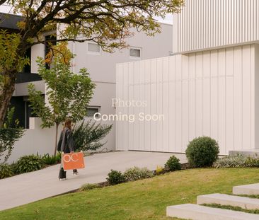 Open the Door to Easy Living in a Quiet, Family-Friendly Neighbourhood - Photo 1