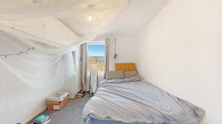 Fantastic two bed located within mins to Camden & Kings Cross - Photo 5