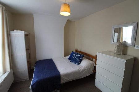 4 bedroom terraced house to rent - Photo 4