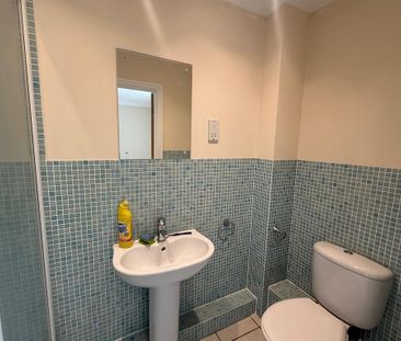 2 bedroom flat to rent - Photo 6